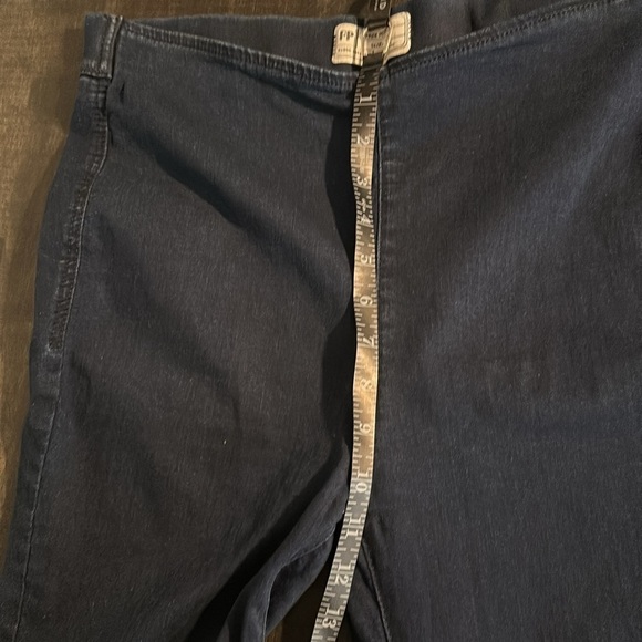 Free People High Waisted Dark Wash Frayed Hem Jeggings size 30 Long - Picture 5 of 6